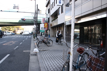 平良クン自転車にて登場！